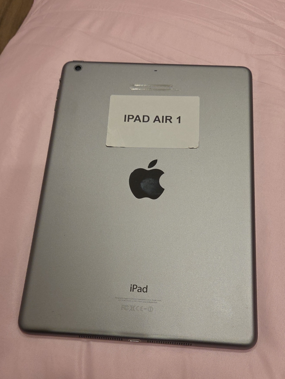 Apple iPad Air (Silver) - Aluminum Back Tablet